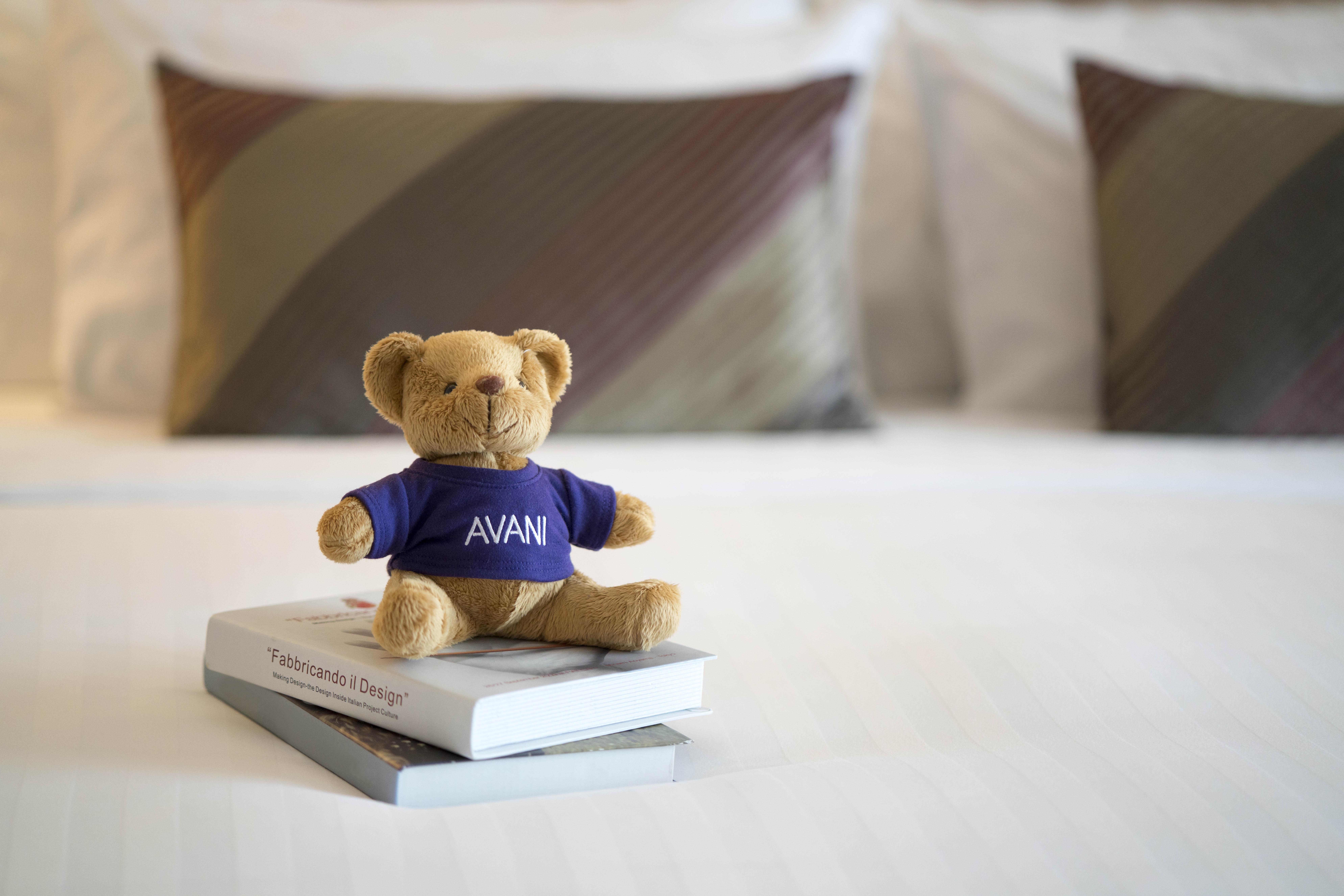 Grand Mercure Bangkok Atrium מראה חיצוני תמונה A teddy bear with the logo of the airline